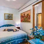 Appartement Amazing In Novigrad With Wifi *