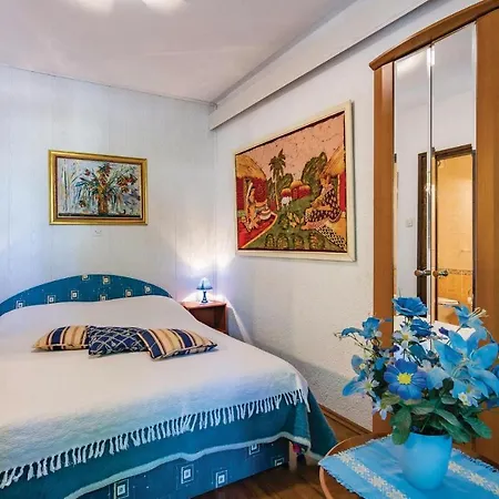 Apartment Stunning In Novigrad With Wifi *
