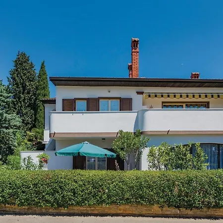 Stunning In Novigrad With Wifi Apartment *